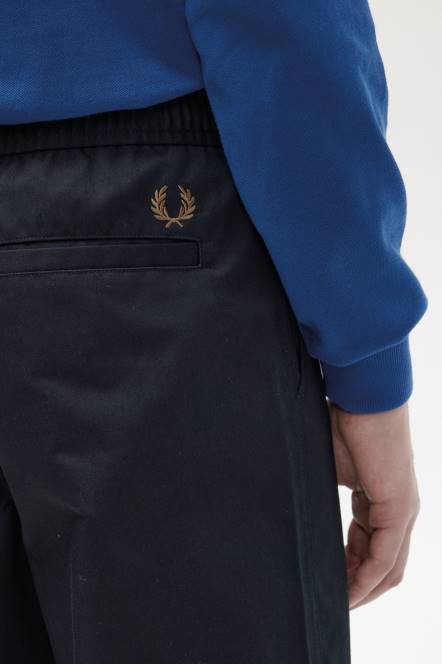 Fred Perry muškarci široke hlače s uzicom N42N56 odjeća mornarica