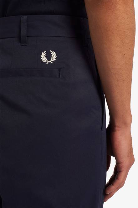 Fred Perry muškarci skraćene hlače N42N52 odjeća mornarica