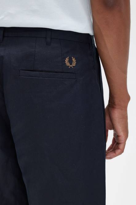 Fred Perry muškarci skraćene hlače od mješavine lana N42N45 odjeća mornarica