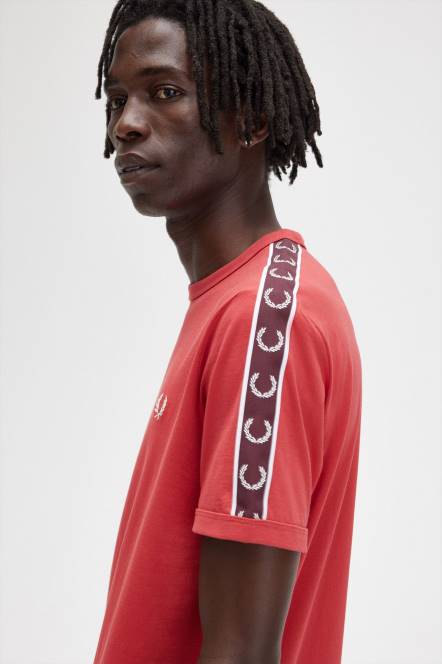 Fred Perry muškarci kontrastna traka ringer t-shirt N42N560 odjeća oprana crvena/volovska krv