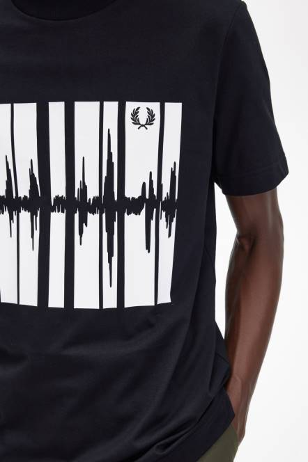 Fred Perry muškarci soundwave grafička majica N42N534 odjeća crno
