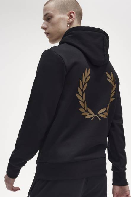 Fred Perry muškarci majica s kapuljačom s lovorovim vijencem N42N400 odjeća crno