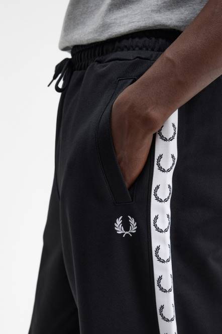 Fred Perry muškarci zalijepljene trenirke N42N43 odjeća crno