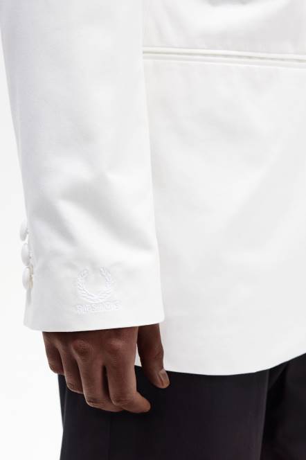 Fred Perry muškarci blejzer sa šal ovratnikom N42N253 odjeća bijela