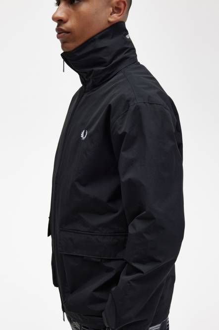 Fred Perry muškarci džepni džep sa patentnim zatvaračem kroz jaknu N42N249 odjeća crno