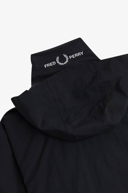 Fred Perry muškarci džepni džep sa patentnim zatvaračem kroz jaknu N42N249 odjeća crno