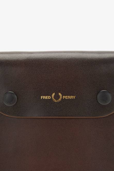 Fred Perry žene torbica od brunirane kože N42N156 pribor volovska krv