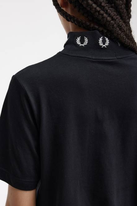 Fred Perry žene majica s lovorovim vijencem s visokim ovratnikom N42N653 odjeća crno