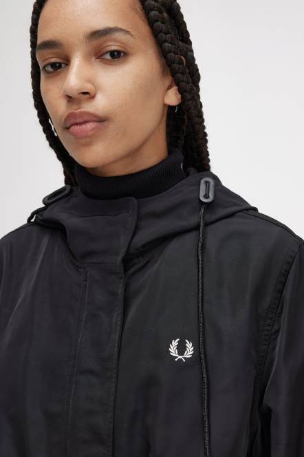 Fred Perry žene parka od školjki N42N595 odjeća crno
