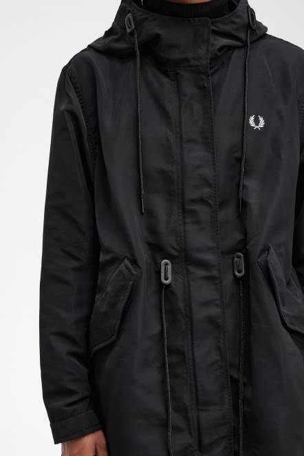 Fred Perry žene parka od školjki N42N595 odjeća crno